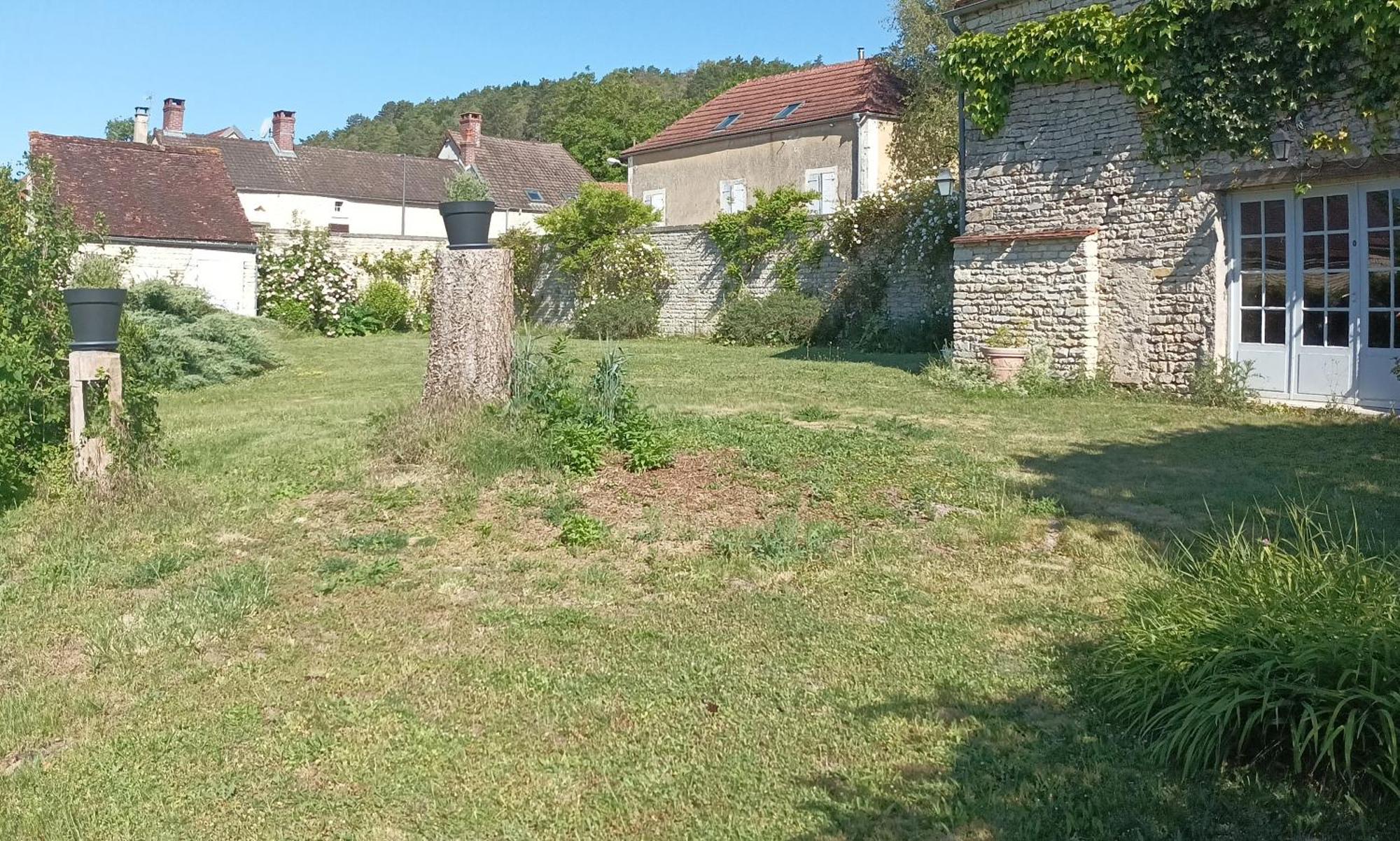 Chez Zaza Stigny Exterior foto